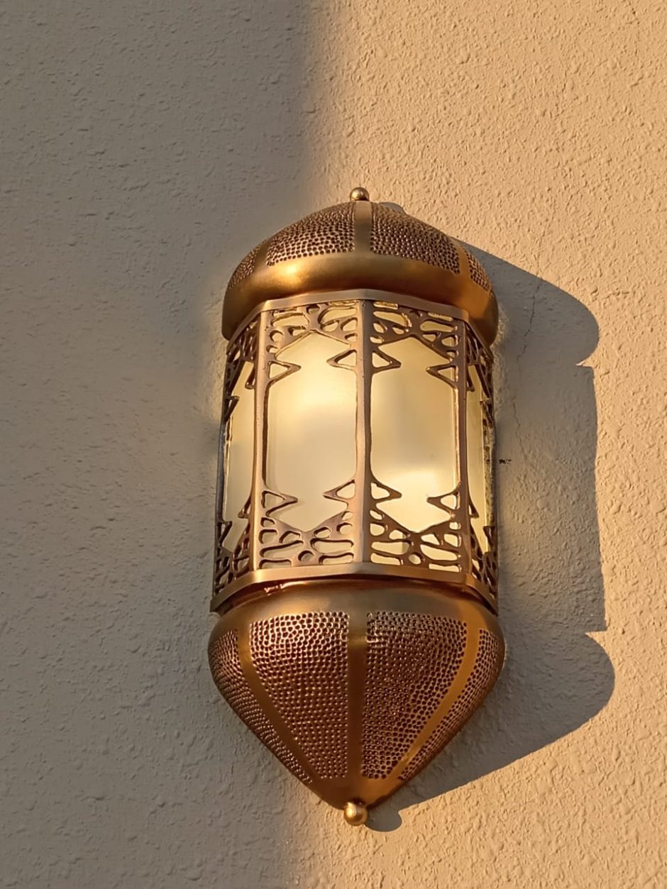 Oriental copper wall lamp