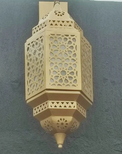 Wall lantern