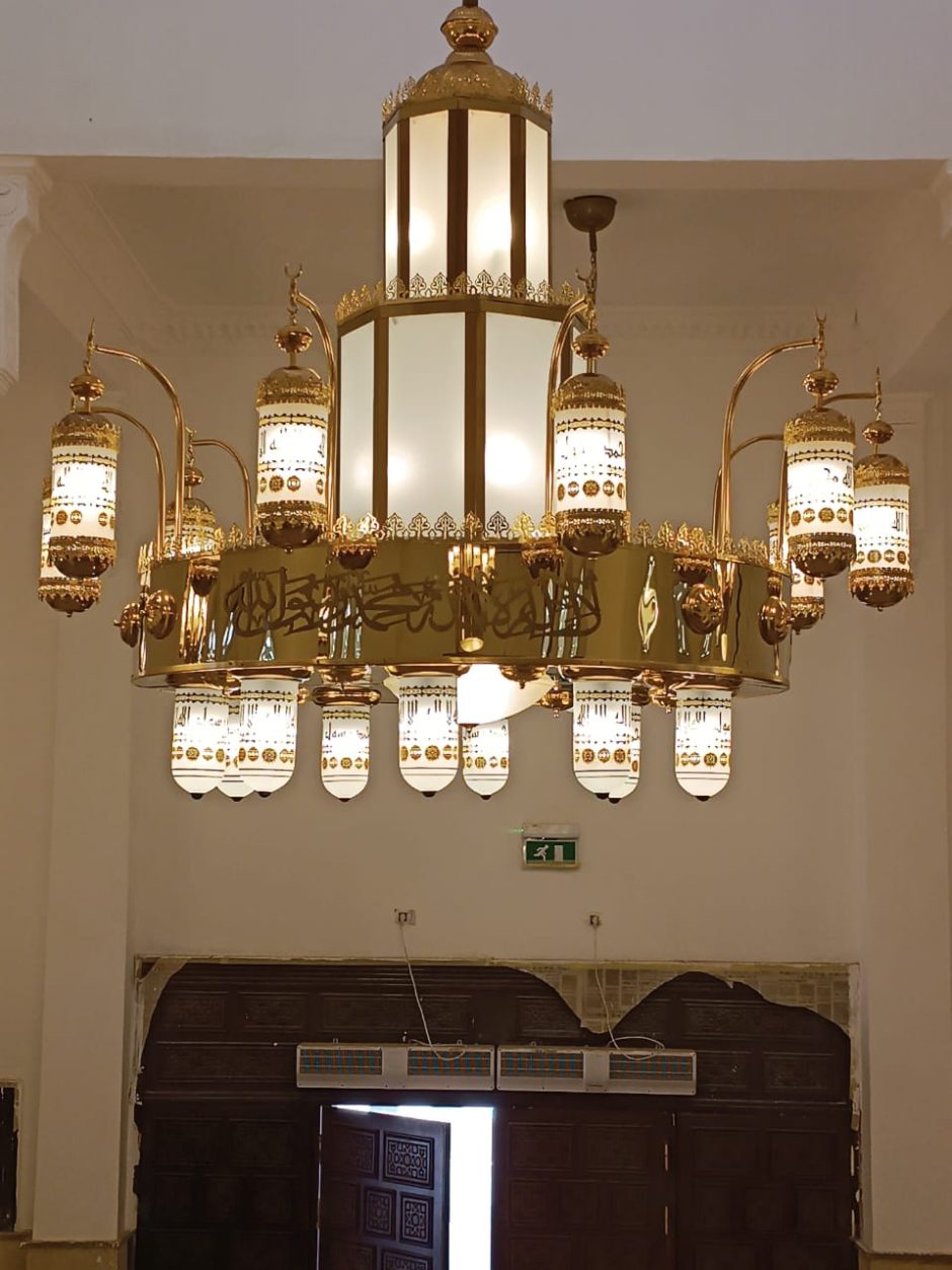 Large golden chandeliers for mosques 200cm x 200cm 28 bulbs